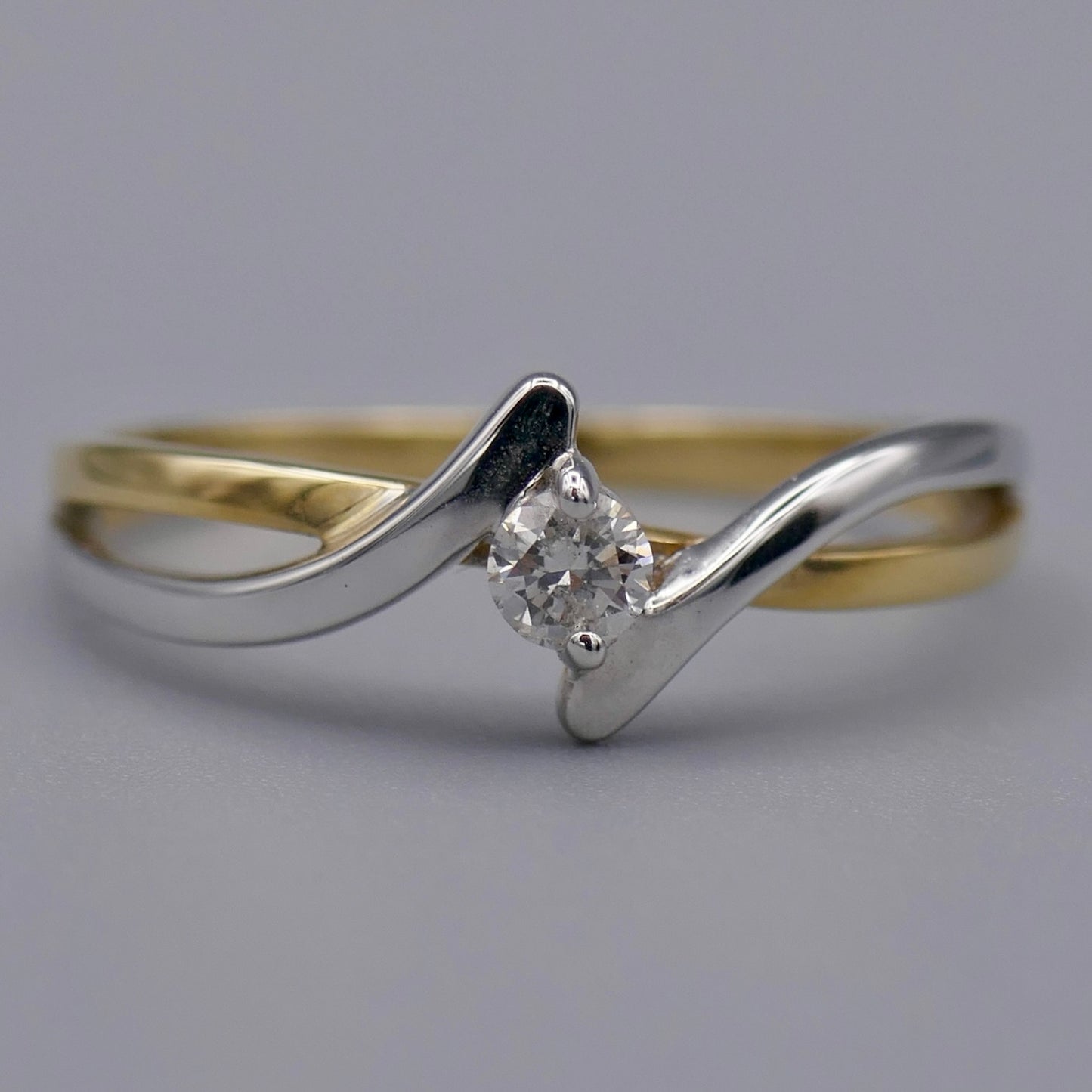 14K White & Yellow Gold Ring w/ Diamonds