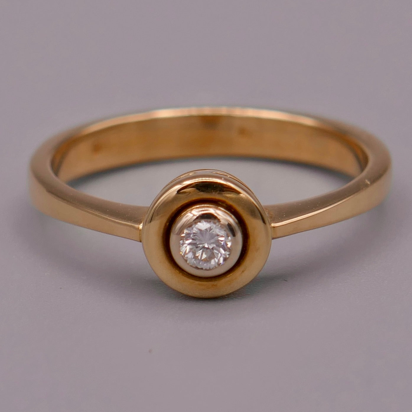 14K Yellow Gold Ring w/ Diamond