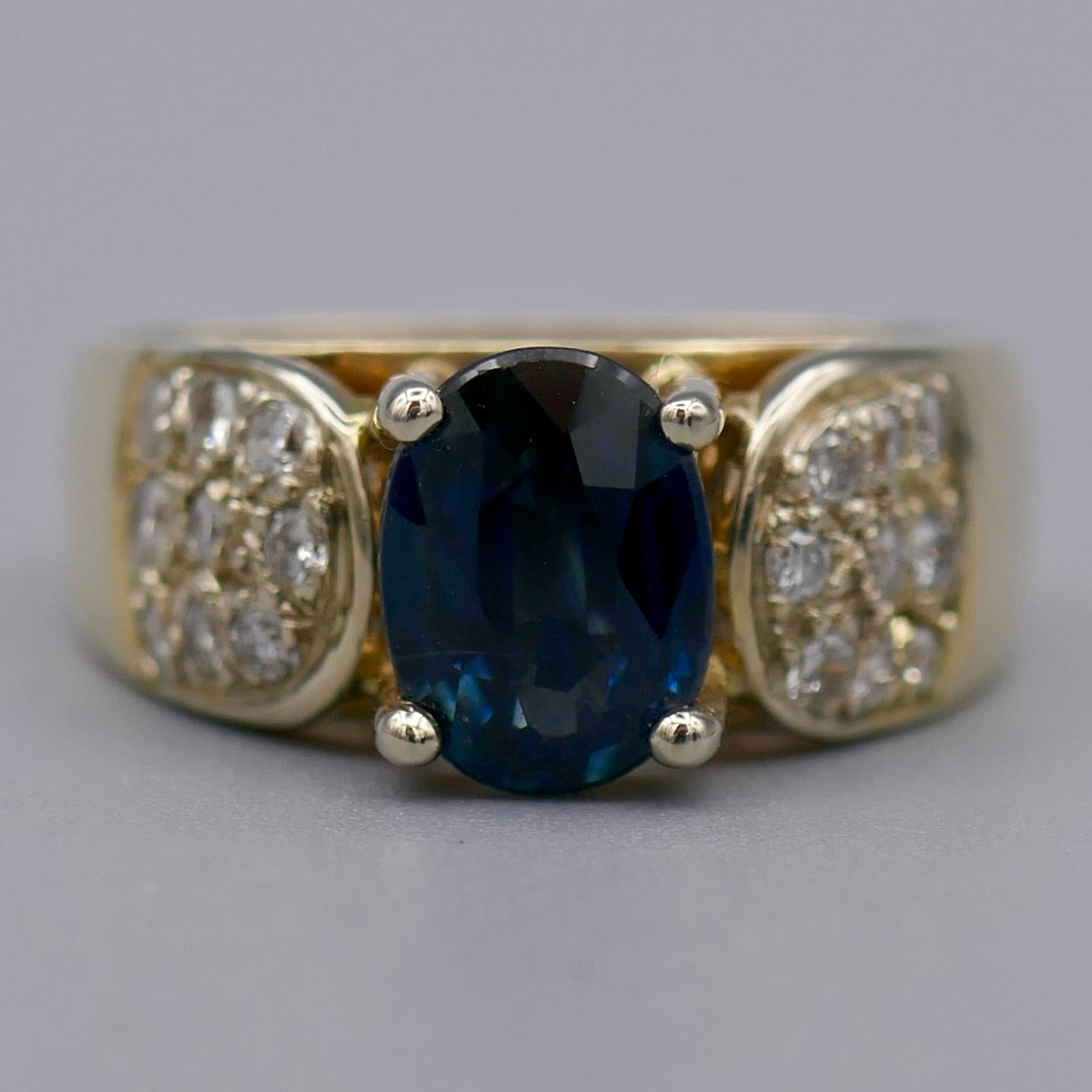 14K Yellow Gold Ring w/ Sapphire & Diamonds