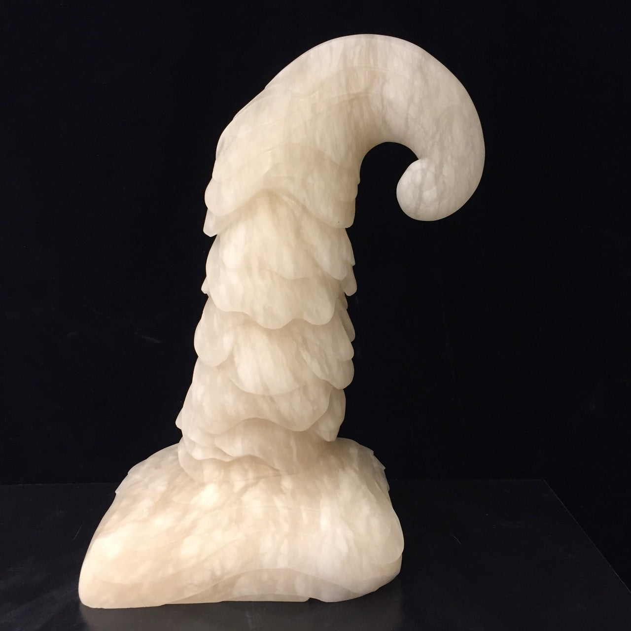 interior design glowing stone light, art light, Hand carved alabaster lights, alabaster hanging modern lights, Polished Brass alabaster lights, Interior Lighting Design, Artisanal Stone Pendant Lights, Contemporary Pendant Lamps, Handcrafted Alabaster Pendants, Modern Stone Hanging Lights