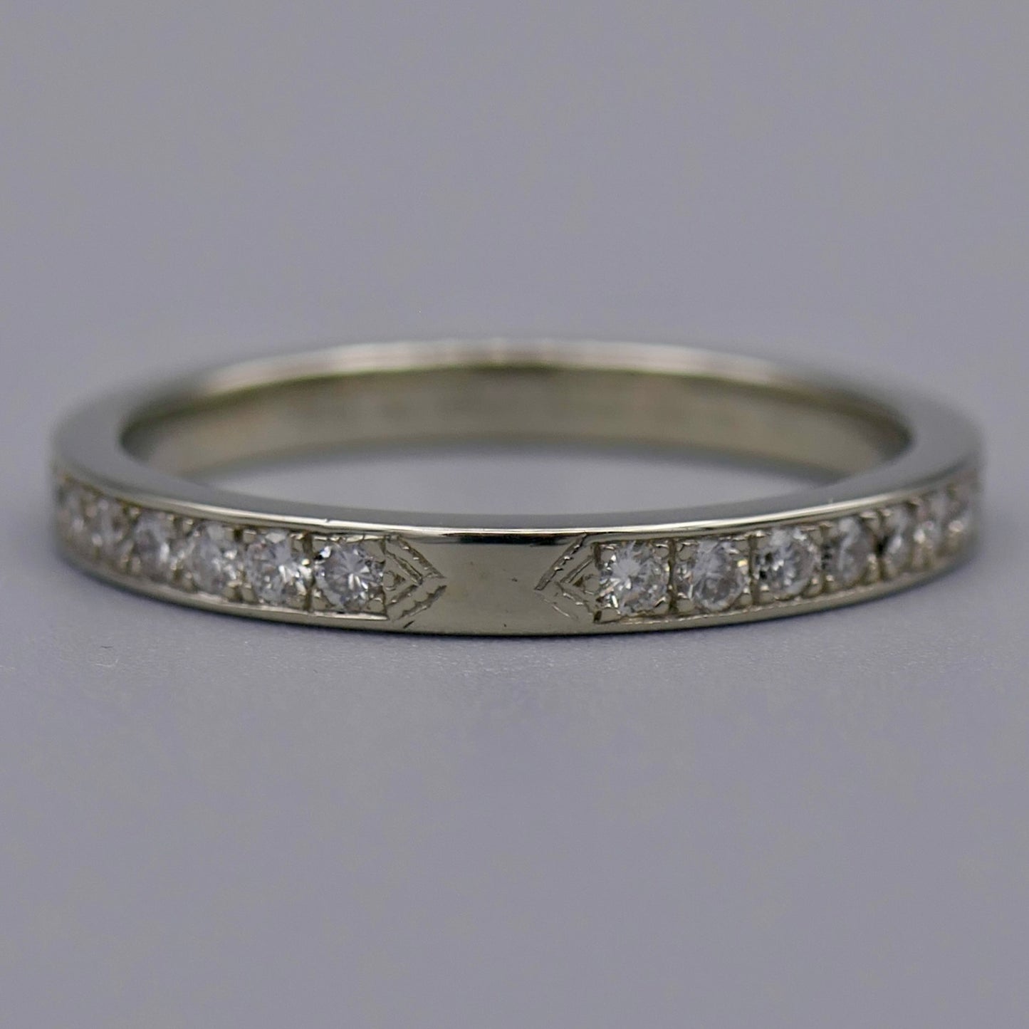 19K White Gold Ring w/ Diamonds