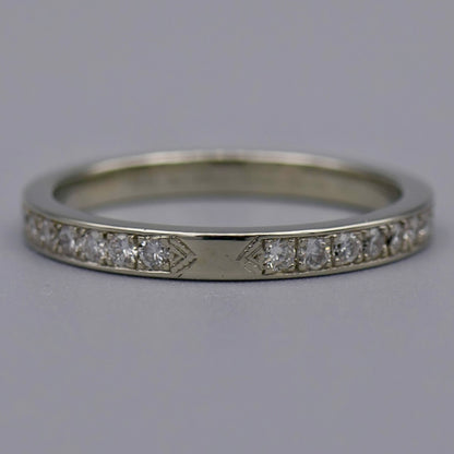 19K White Gold Ring w/ Diamonds