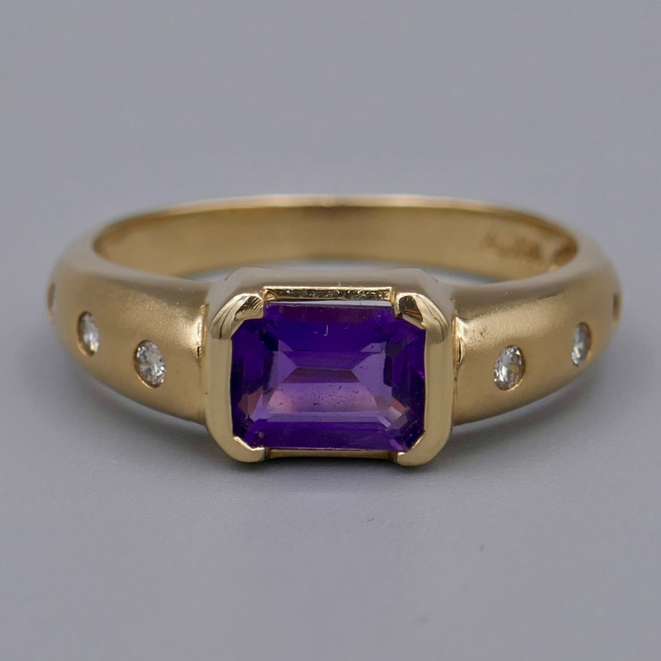 14K Yellow Gold Ring w/ Amethyst & Diamonds