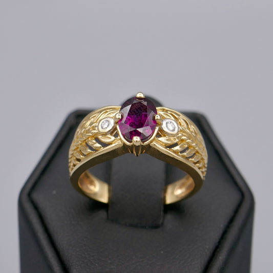 14K Yellow Gold Ring w/ Garnet & Diamonds