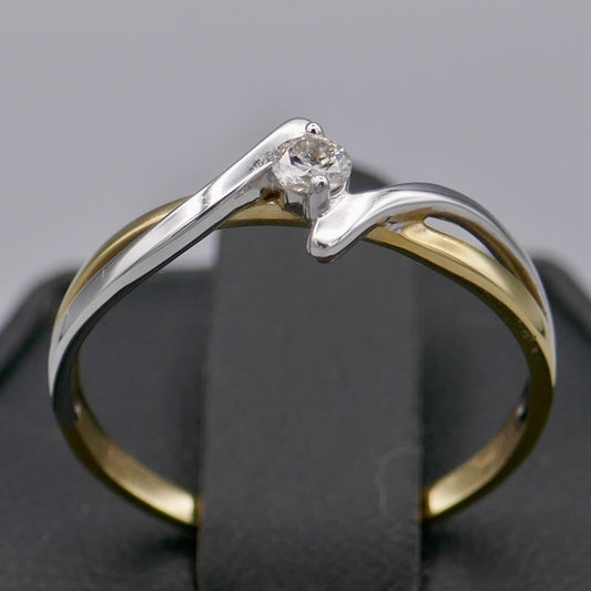 14K White & Yellow Gold Ring w/ Diamonds