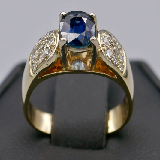 14K Yellow Gold Ring w/ Sapphire & Diamonds