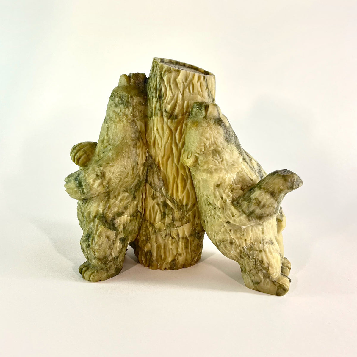 Bear Scratch – Australian Chlorite bear sculpture