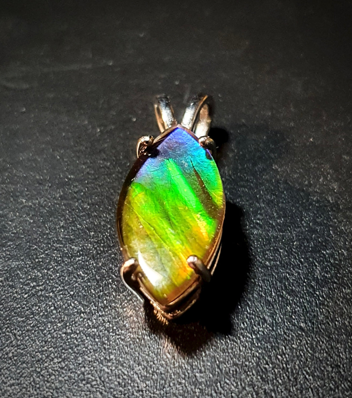Ammolite Pendant – Ammolite Color: Blue, Green jewellery