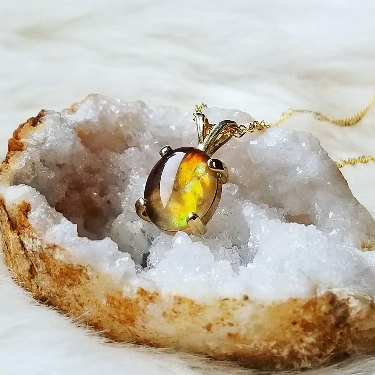 Ammolite Gold Pendant – jewellery