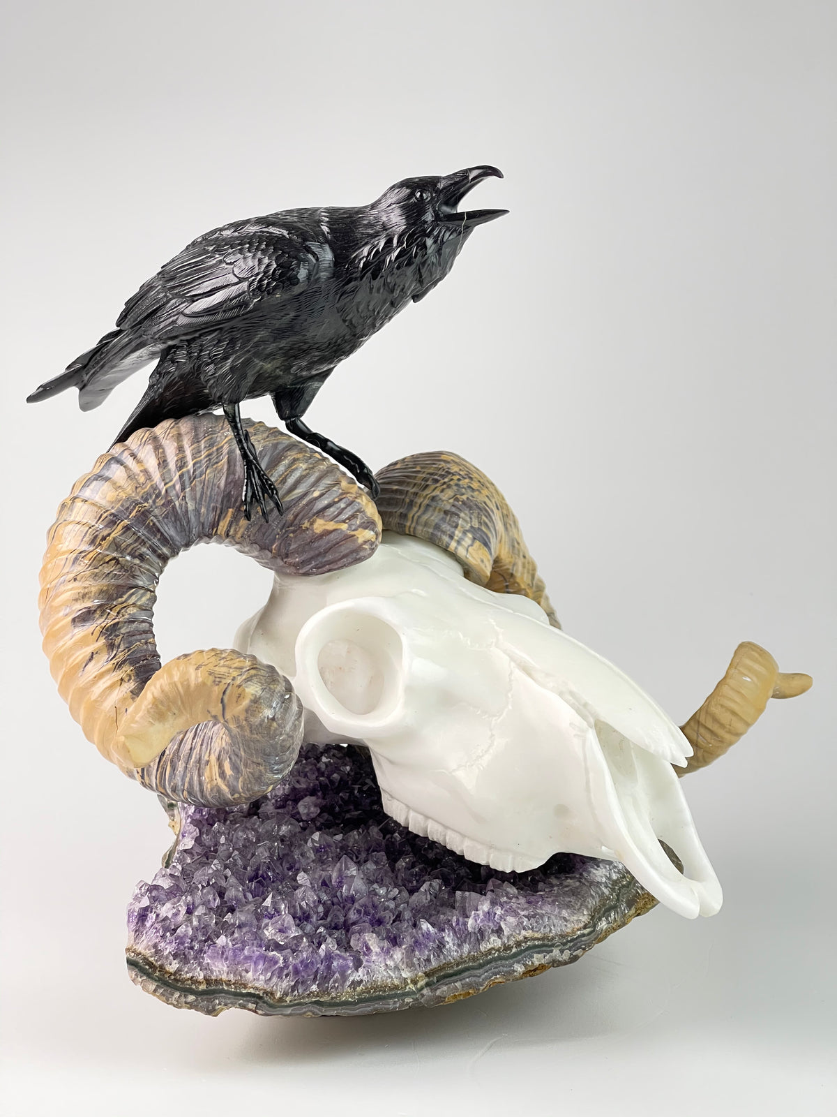 Crow – Black Jade, Pyrophyllite wildlife sculpture