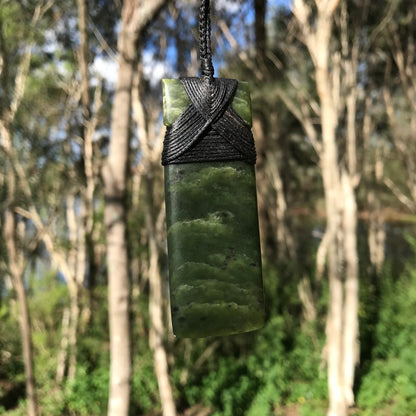 Toki (New Zealand jade) Pendant