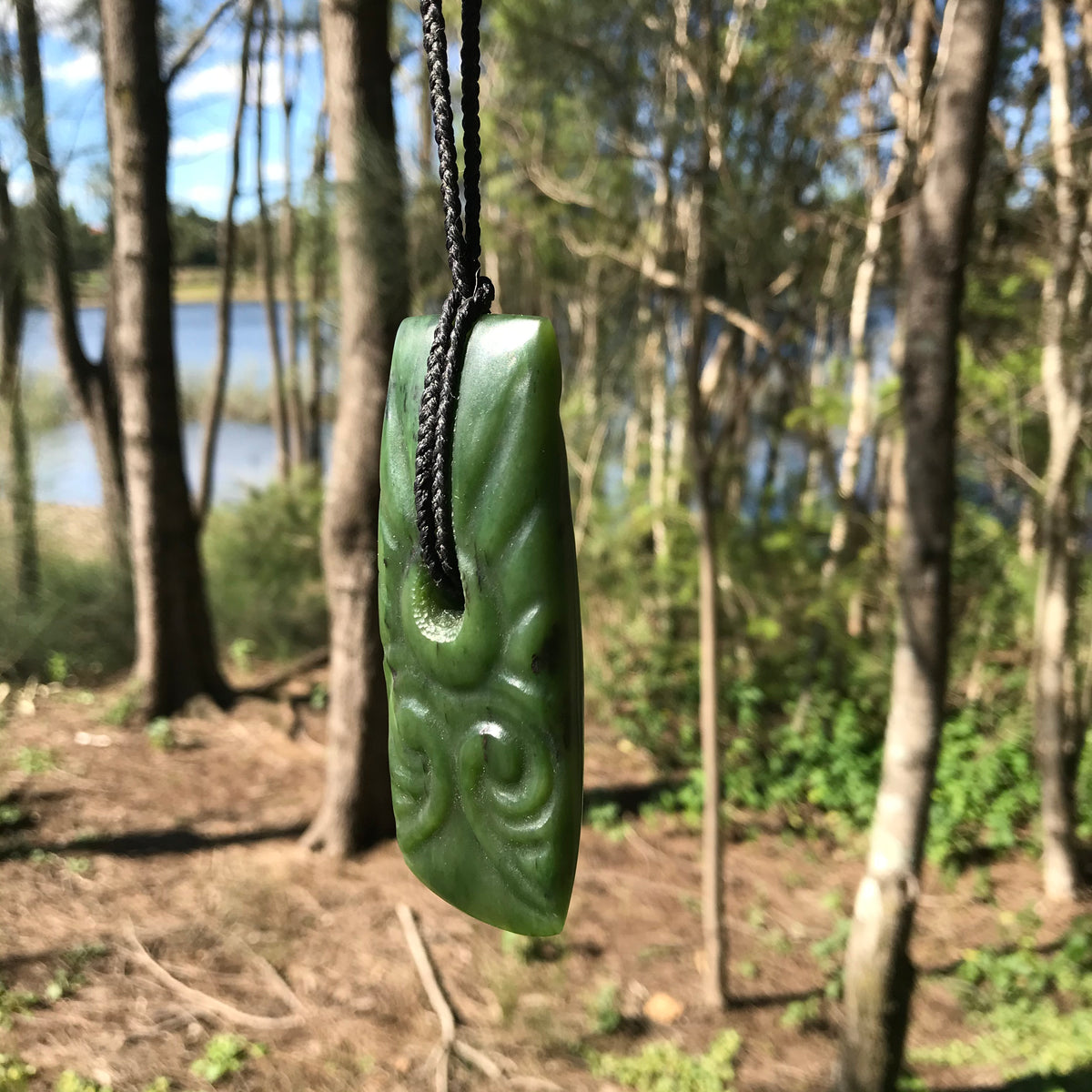 Toki (New Zealand jade) Pendant – jewellery