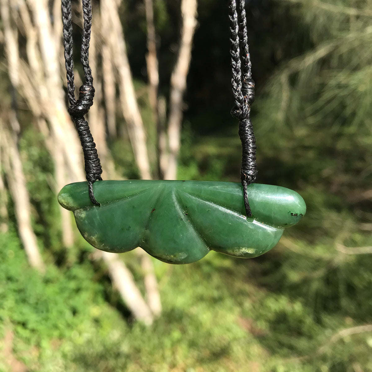 Chest plate (New Zealand jade) – stone sculpture