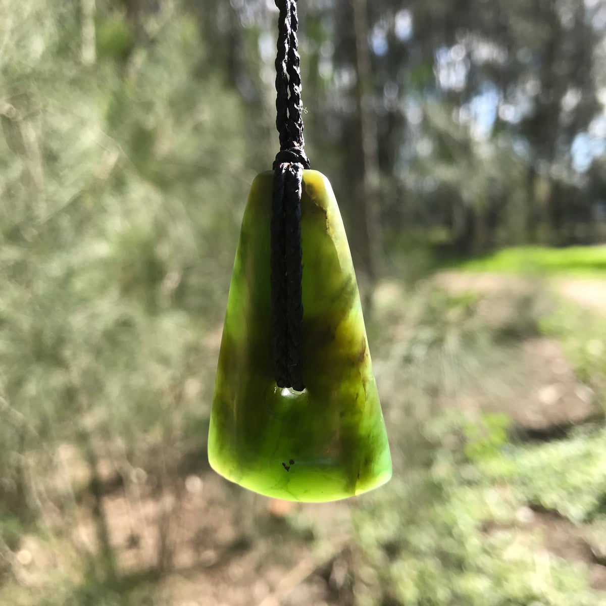 Toki (New Zealand jade) Pendant